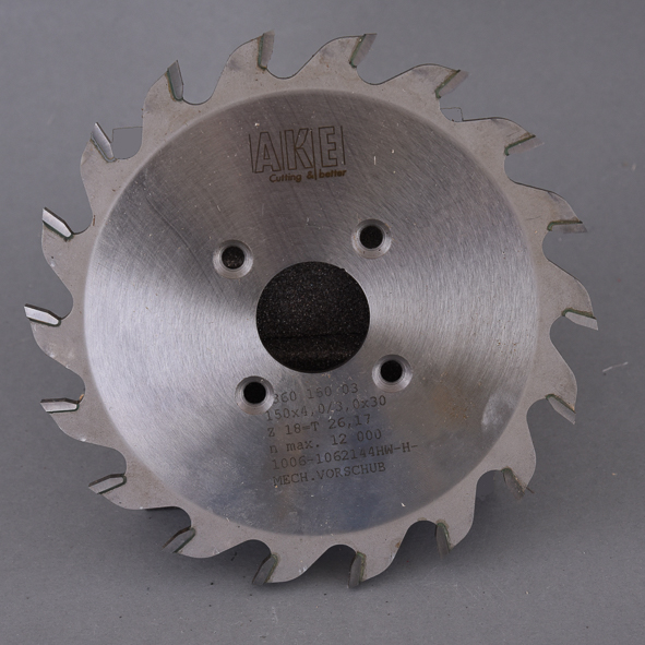 HW-Nutsäge Z=18 FZ, MEC 150x4x30mm 4NL, M5 TK52mm Senkung oben im UZ Hartmetall bestückt, Flachzahn, Einsatz auf CNC-Bearbeitungszentren