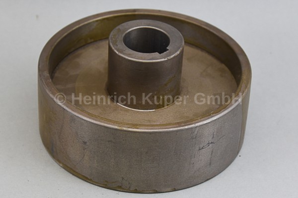 Motorriemenscheibe D: 177,8
Spindel
1080