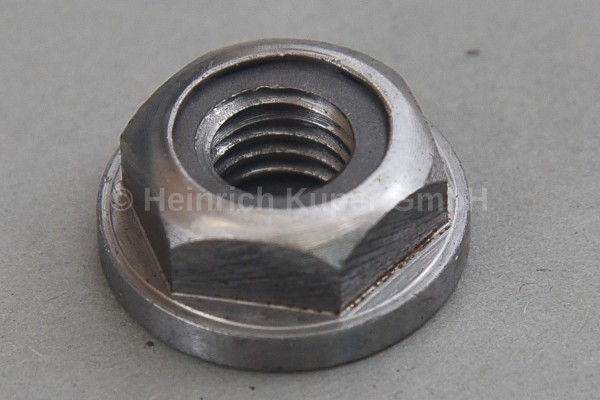 Mutter mit Bund M10/D=22/H=9,0
C45 4-002-10-0005