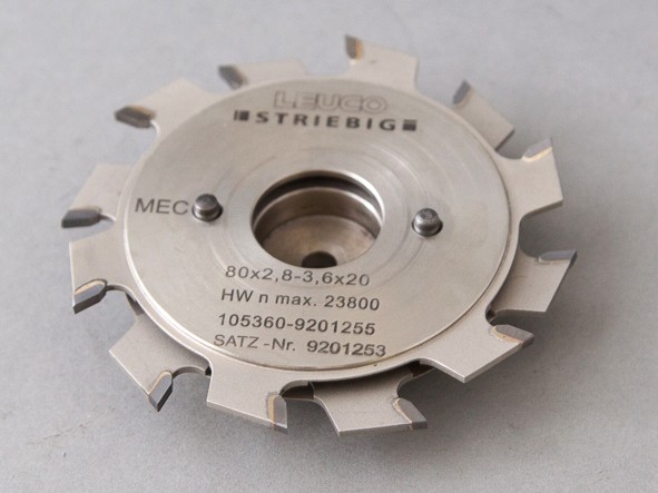 HM-Ritzsäge 80x2,8-3,6x20 mm
Z=6+6 mit Flansch 2-teilig
Striebig 024.812
9201253