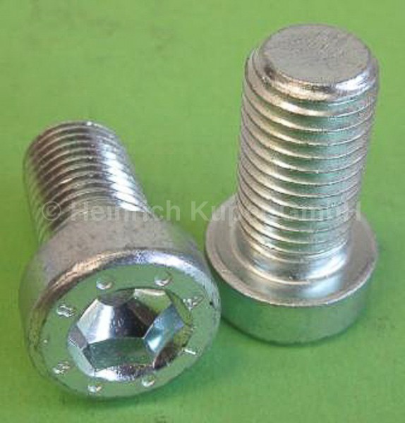 Zylinderschraube M16x30 LH 8.8
DIN 7984 / 4-001-10-0049